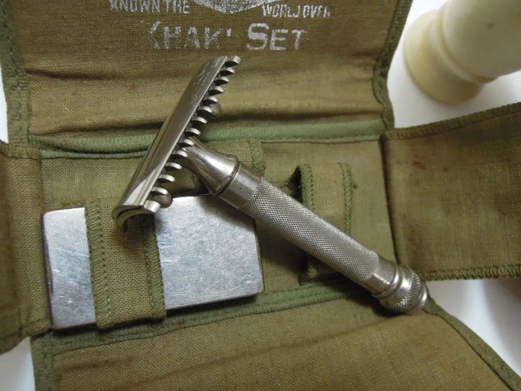 gillette khaki photo